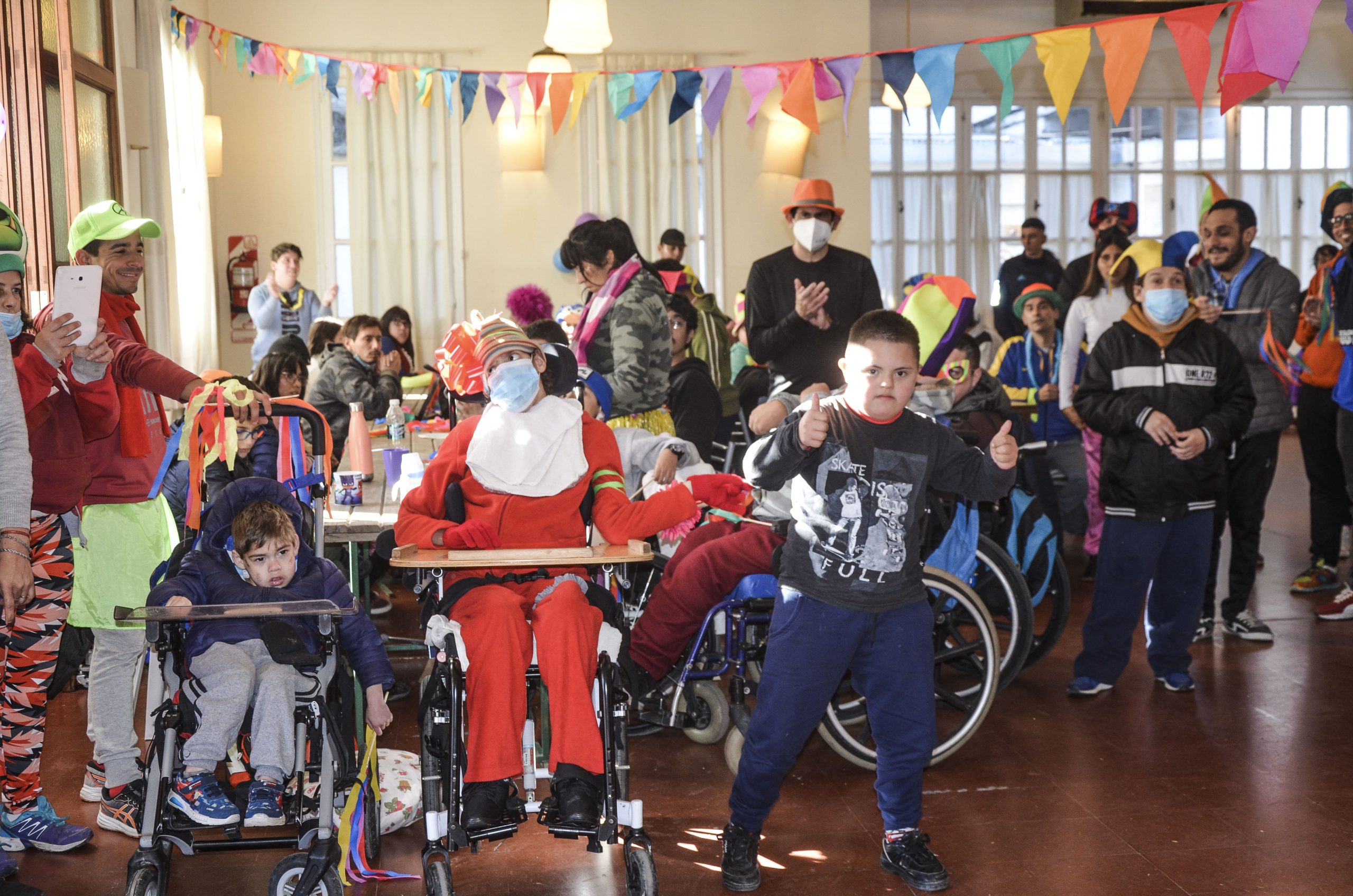 Niños y jóvenes con discapacidad celebraron el cierre con muchos juegos y bailes