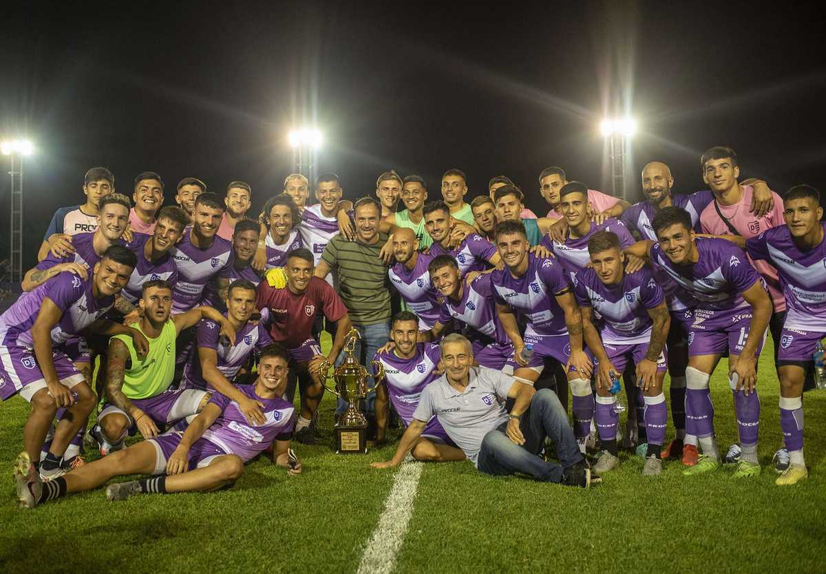 El intendente Abella entregó la Copa Río de la Plata Municipalidad de