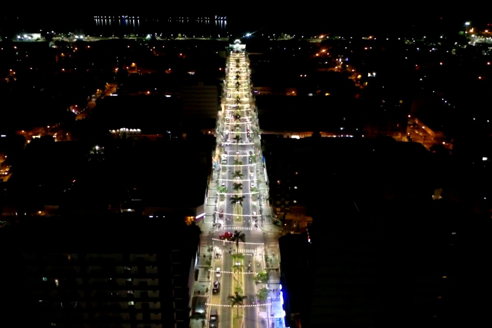 La avenida Rocca cuenta con iluminación LED en toda su extension