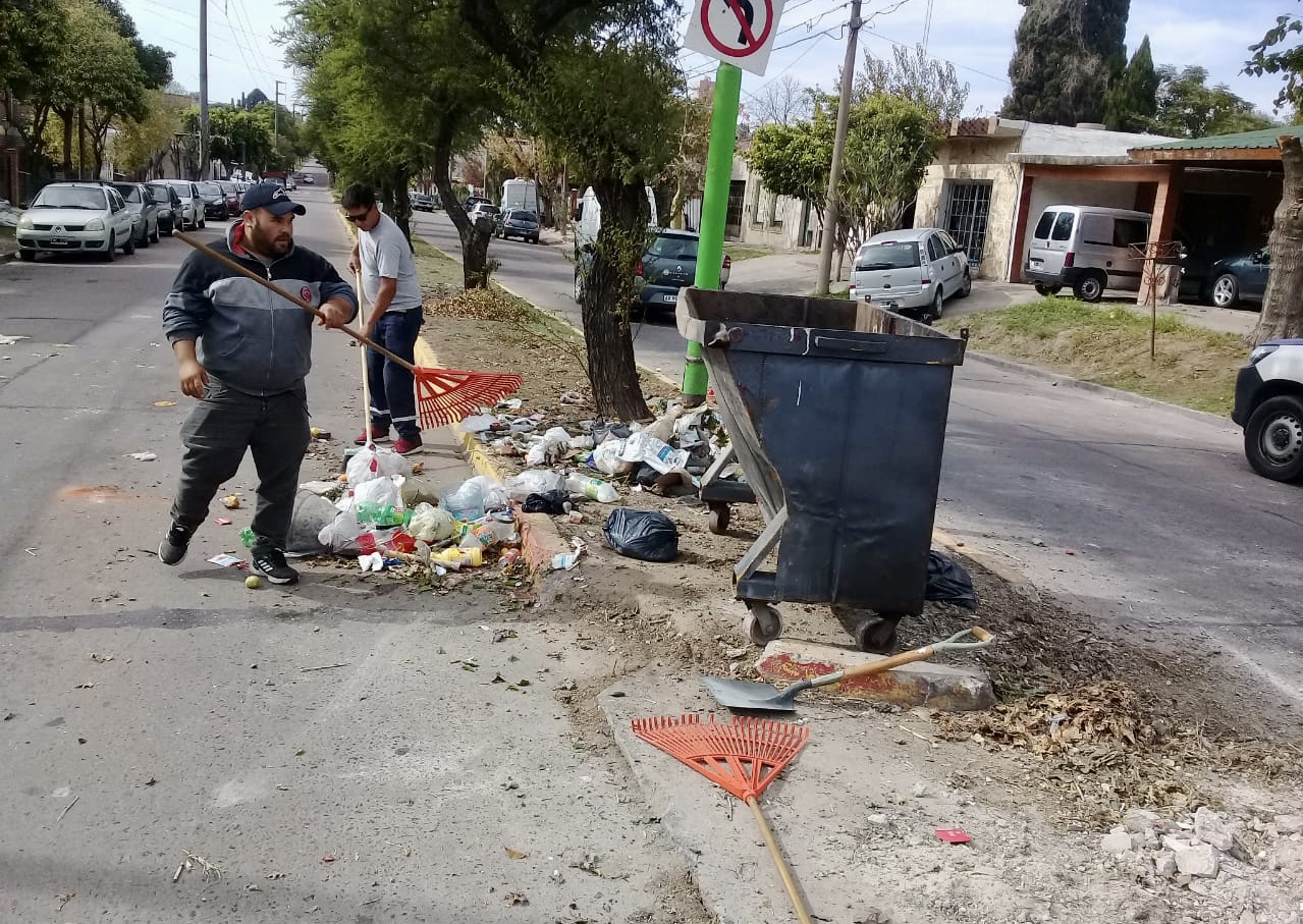 Personal municipal retiró los residuos del lugar