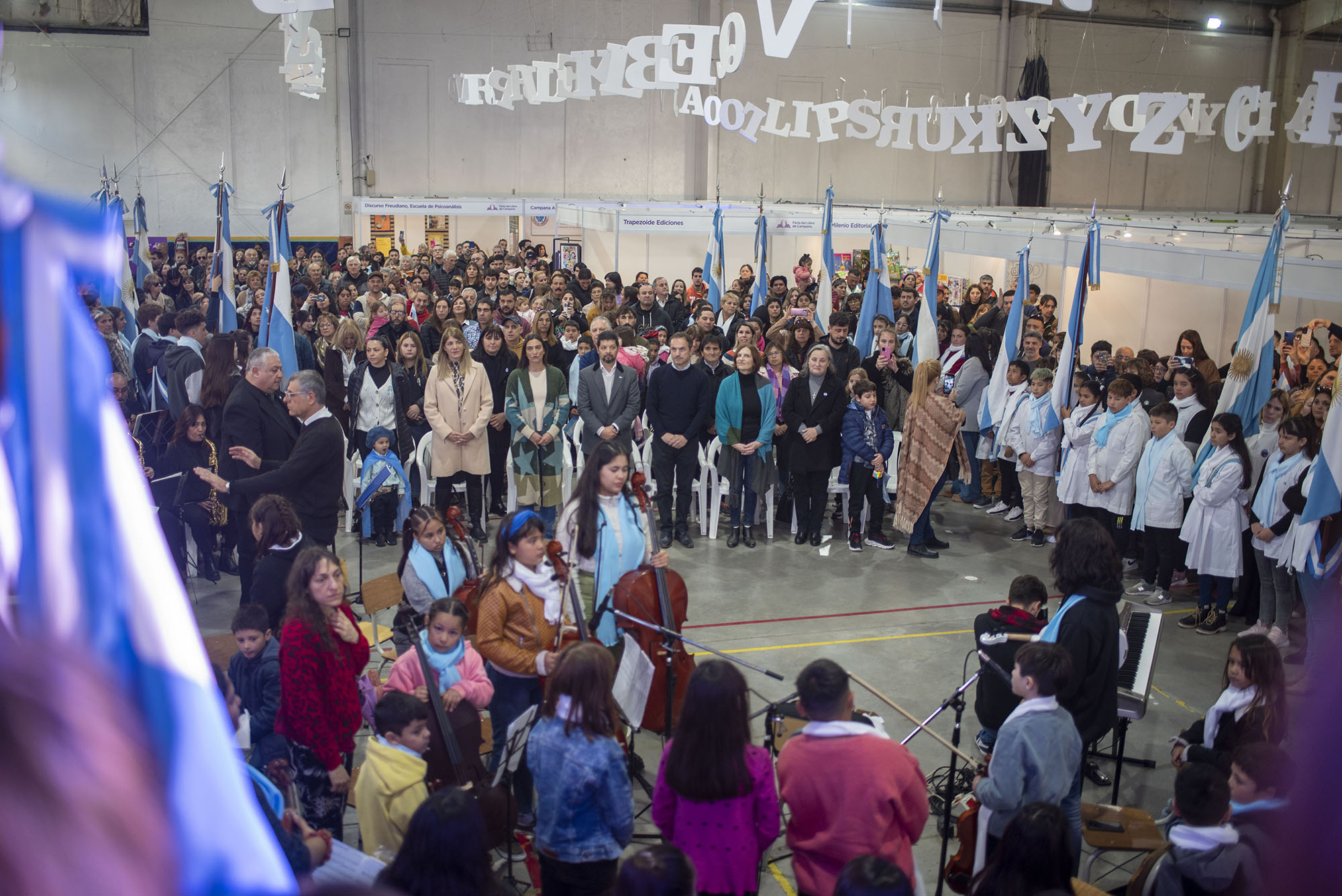 La conmemoración se llevó adelante en el gimnasio Pascual Sgró del Club Ciudad, donde se desarrolló la tercera edición de la Feria del Libro